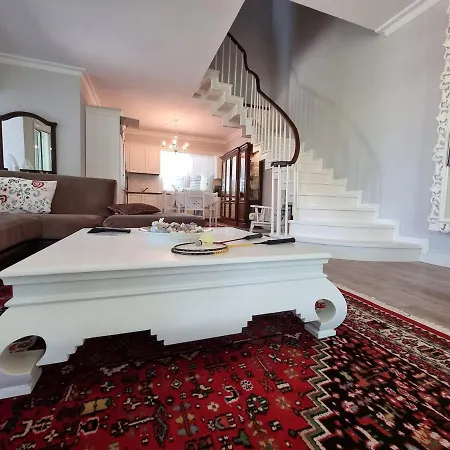 Villa Seaside With Private Yard On Adriatic Coast