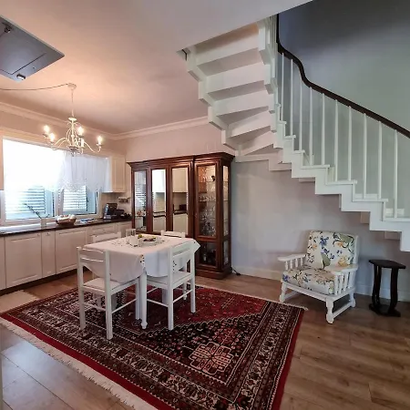 Villa Seaside With Private Yard On Adriatic Coast