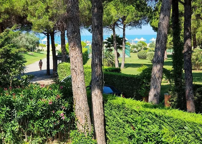 Seaside With Private Yard On Adriatic Coast 빌라 *