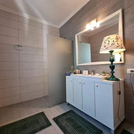 Villa Seaside With Private Yard On Adriatic Coast *